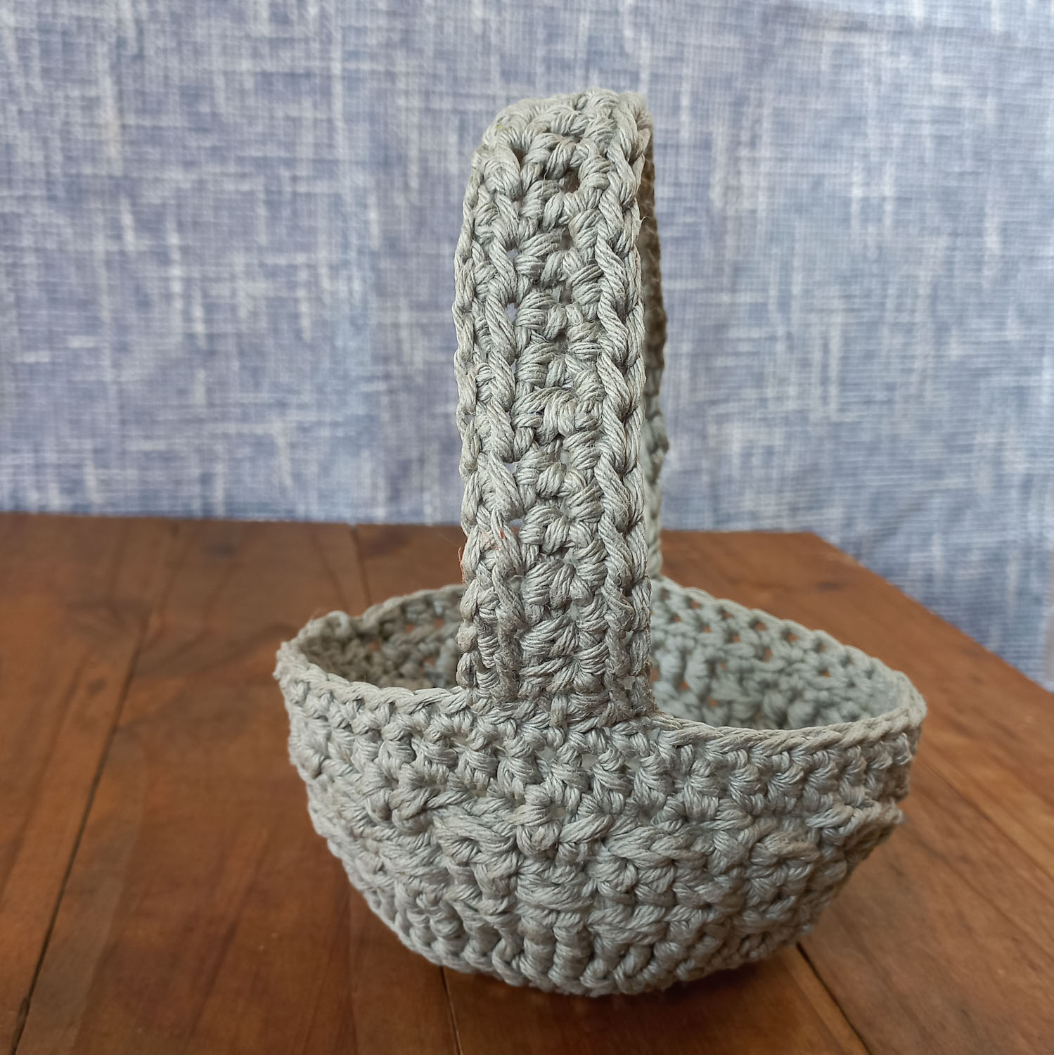 Make an easy handle for your basket weave mini crochet basket 