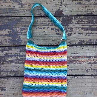 Make your own stylish crochet market bag with this free pattern