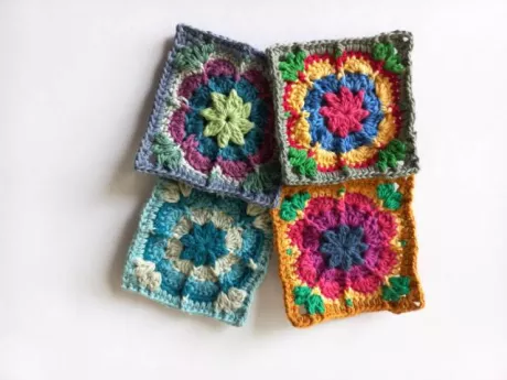 4 granny squares in diffrent colors
