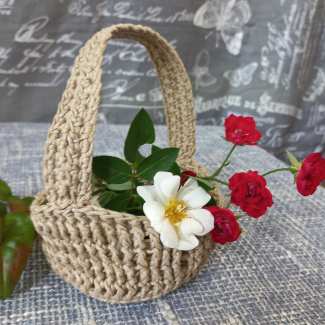 Easy-mini-crochet-basket