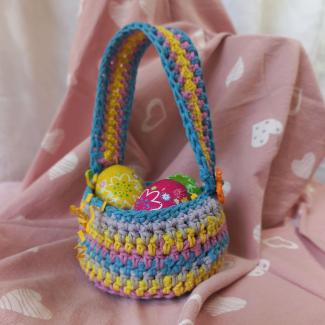 mini crochet basket 