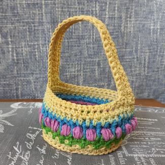 Spring flower mini basket ready for favors