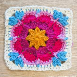 Make 10 small flower granny squares for Large tote bag pattern