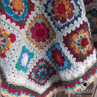 Free Small Granny Square Crochet Blanket Pattern – 4 Small Flower Motifs