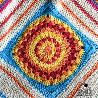 Boxed Flower Squares Crochet Blanket : Square Three (Free Pattern) 