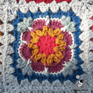 Small Granny Square Crochet Blanket Pattern – Flower Motifs One Free