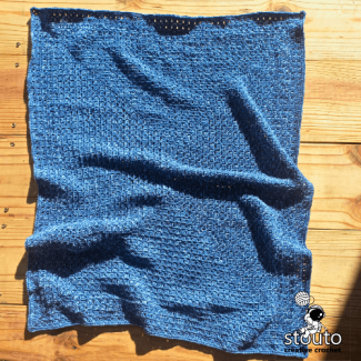 Infinity crochet block stitch blanket free pattern in a modern rectangular design