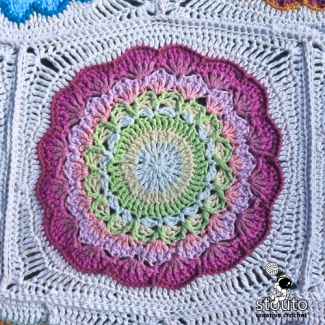Crochet blanket square pattern used in the Flower Pot Blanket