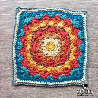Beginner friendly flower crochet granny square with textured petals