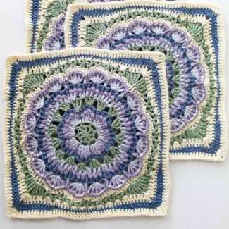 Make this pretty crochet square based on the Agapantus flower