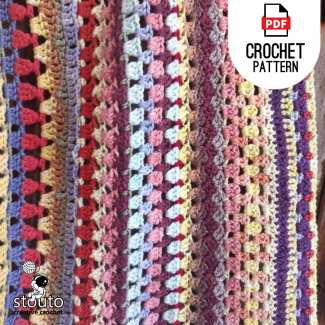 Get this baby blanket from Etsy store