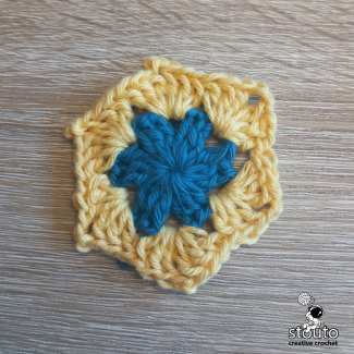 easy hexagon crochet square pattern - row 1 and 2