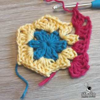 easy hexagon crochet square pattern - row 3