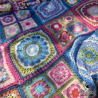 Easy to join beautiful flower squares blanket