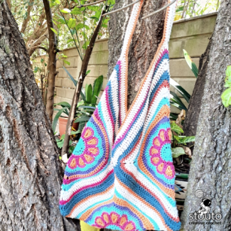 Colorful bright large crochet flower bag pattern