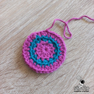 Daisy Style TexturedDaisy Styled Granny Square Pattern - Free Pattern - Rounds 1 to 3