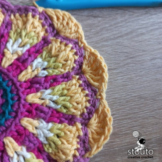 Daisy Style TexturedDaisy Styled Granny Square Pattern - Free Pattern - Round 13