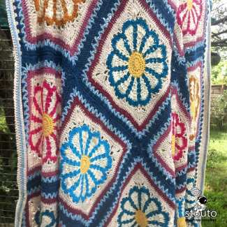 Large flower squares blanket pattern