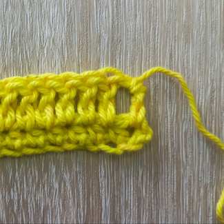 Dont fi nish off the color, chain 3, This will be the chain 3 mentioned in row 1 of the written patten below.