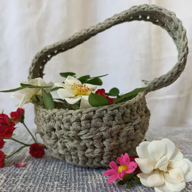 Basketwea e mini crochet basket