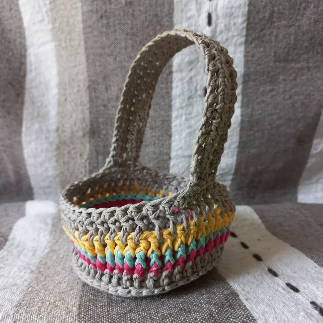 Easy easter egg mini basket