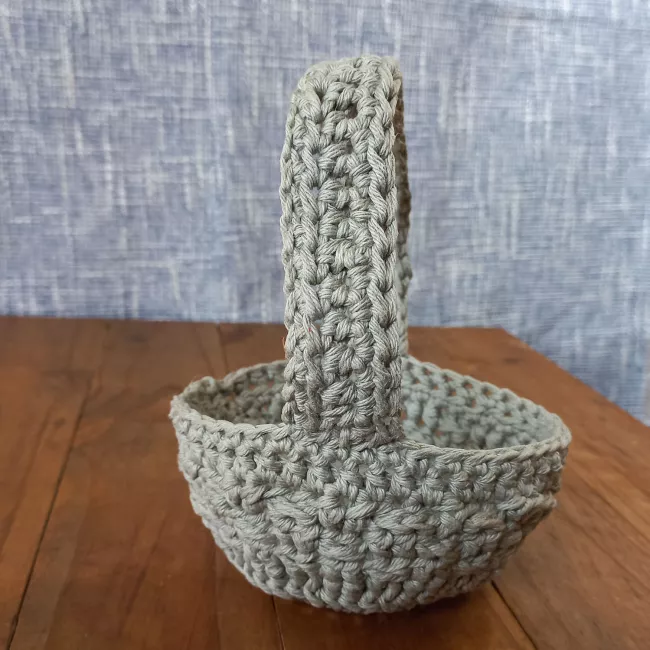 Sideview basket weave mini crochet basket