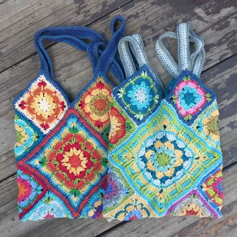 Flower crochet bag