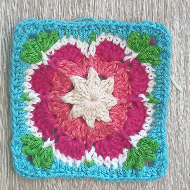 African Flower Granny Square Free Pattern (Easy African Daisy)