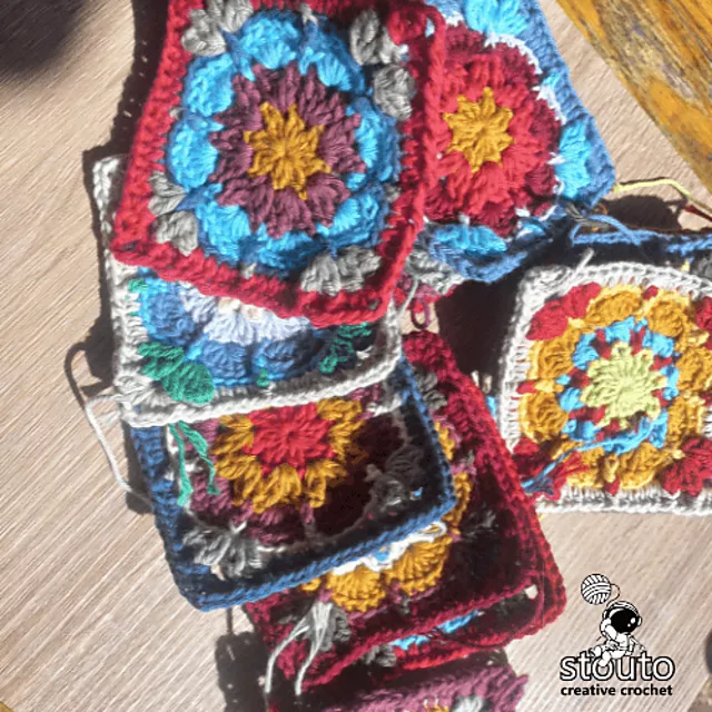 Beginner-Friendly Small Granny Square Crochet Blanket with 4 Flowers