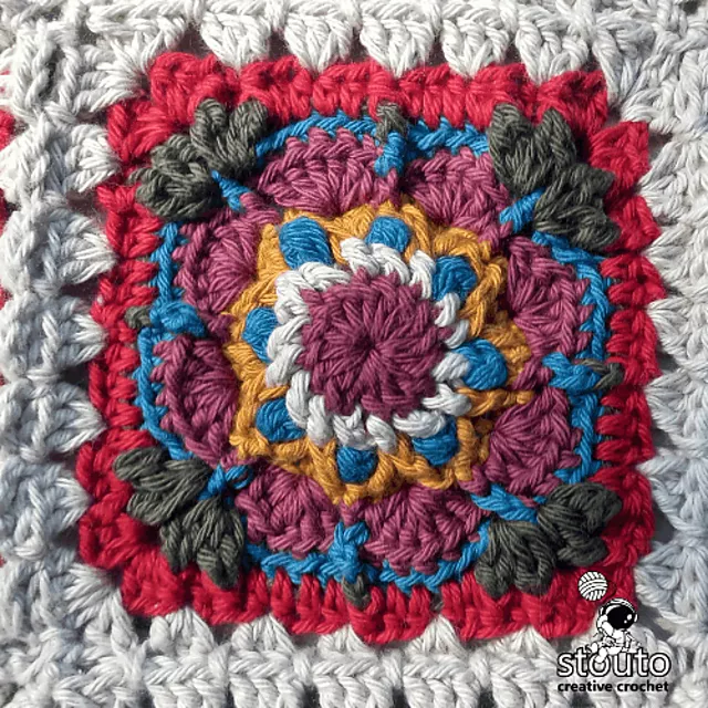 Small Flower Motifs Two Free Pattern - Granny Squares Blanket 