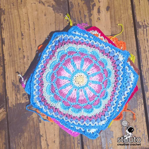 African Flowers Patchwork Flower Blanket Square Pattern 2 large floral crochet square