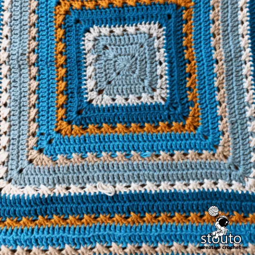 Crochet stitch diagram showing square construction and corner increases