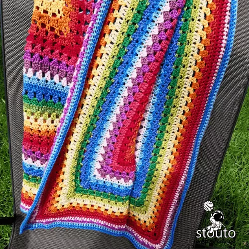 Easy rainbow striped baby blanket crochet pattern for beginners