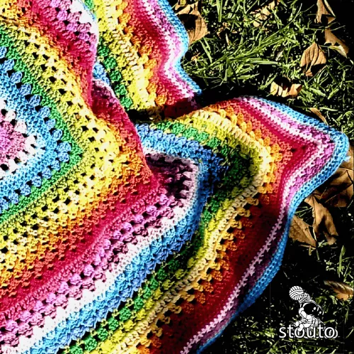 Free crochet rainbow striped baby blanket pattern design