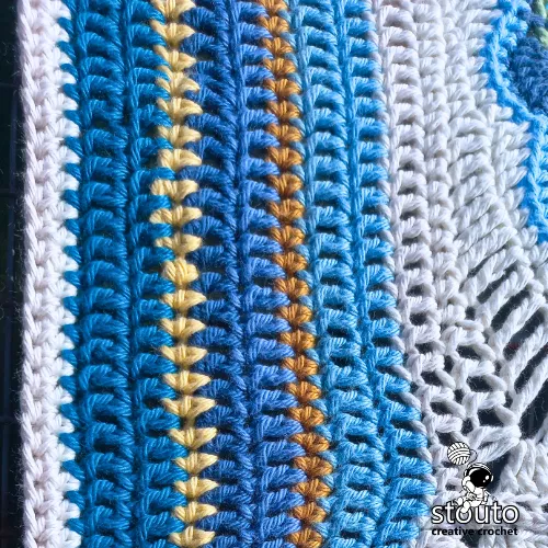 Crochet square example from the Flower Pot Blanket collection 
