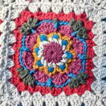 African Cosmos crochet flower square pattern free granny square design