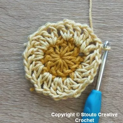 Free Crochet Pattern Big Flower Crochet Square-round- 3