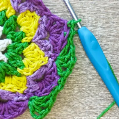 Boxed Flower Squares Crochet Blanket : Square Two (Round 06 Free Pattern / Photo Tutorial)