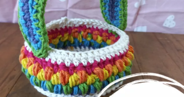 Party-favor-crochet-basket