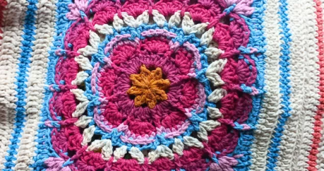 Boxed Flower Squares Crochet Blanket : Square Four (Free Pattern)