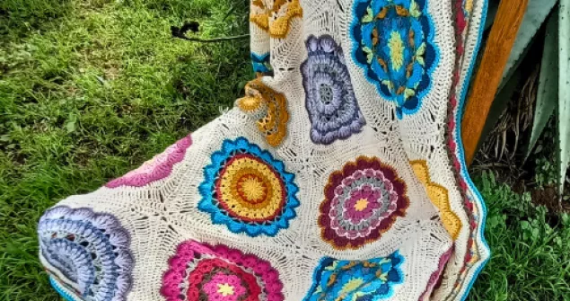 African Flowers granny squares bouquet blanket with vibrant floral design